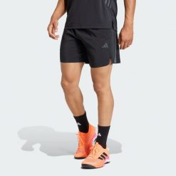 Szorty Tech Essentials Workout 3-Stripes. Czarne szorty sportowe męskie ADIDAS, bez wzorów, sportowe. Za 199.00 zł.
