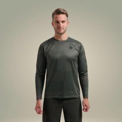 Koszulka rowerowa męska MTB Rogelli Advntr Core z długim rękawem. Zielone koszulki męskie z długim rękawem Rogelli, m, bez wzorów, sportowe, bez kołnierzyka, bez ramiączek. W wyprzedaży za 147.00 zł.