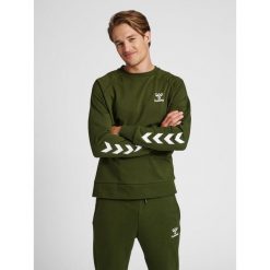 Bluza Hummel Isam 2.0. Zielone bluzy nierozpinane męskie HUMMEL, m, bez wzorów, eleganckie, bez ramiączek, bez kaptura. Za 203.50 zł.