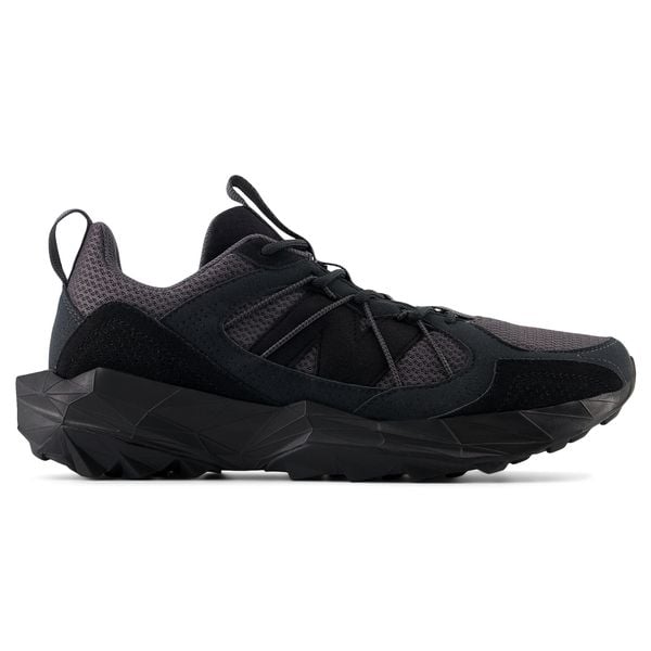 Buty męskie New Balance DynaSoft Tektrel MTTTRSLK – czarne. Czarne buty do biegania męskie New Balance, bez wzorów, bez zapięcia, do biegania. Za 499.99 zł.