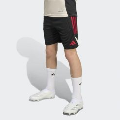 Spodenki treningowe Liverpool FC Tiro 25 Competition. Czarne szorty sportowe męskie ADIDAS, bez wzorów, sportowe. Za 179.00 zł.
