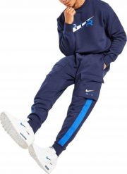 SPODNIE DRESOWE NIKE AIR MĘSKIE BAWEŁNA BOJÓWKI DD7369 451 r. XS. Spodnie dresowe męskie Nike, bez wzorów, z bawełny. Za 209.00 zł.