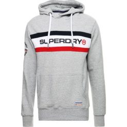 Superdry TROPHY CHEST BAND HOOD Bluza z kapturem stadium grey grindle. Szare bluzy nierozpinane męskie Superdry., m, z bawełny, z kapturem. Za 389.00 zł.