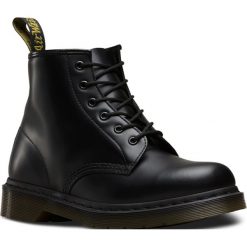 Dr. Martens 101 10064001. Czarne buty trekkingowe męskie Dr. Martens, z materiału. W wyprzedaży za 549.99 zł.