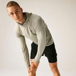 Męska bluza z kapturem do biegania Sprint City. Brązowe bluzy z kapturem męskie Dare 2B, m, bez wzorów, z elastanu, z kapturem. W wyprzedaży za 169.99 zł.