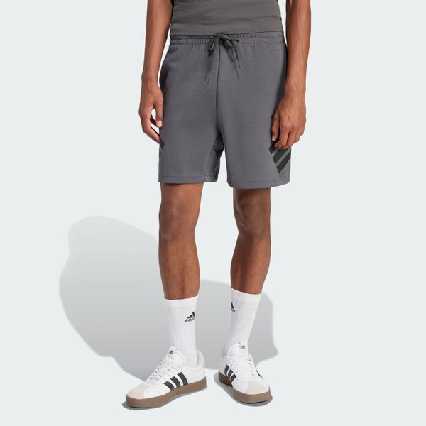 Szorty Future Icons z 3 paskami. Szare szorty sportowe męskie ADIDAS, bez wzorów, sportowe. Za 199.00 zł.