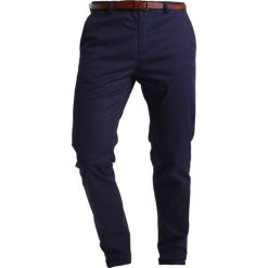 Scotch & Soda MOTT Chinosy navy. Niebieskie eleganckie spodnie męskie Scotch & Soda, z bawełny. Za 439.00 zł.