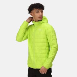 Kurtka turystyczna dla mężczyzn Hooded Hillpack z kapturem. Zielone kurtki męskie Regatta, m, bez wzorów, z puchu, sportowe, bez ramiączek, z kapturem. W wyprzedaży za 139.99 zł.