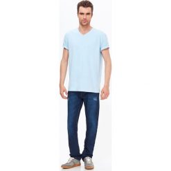 T-SHIRT GŁADKI DOPASOWANY. T-shirty męskie marki TOP SECRET. W wyprzedaży za 9.99 zł.