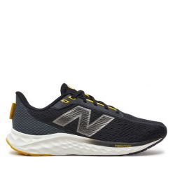 Buty do biegania New Balance. Czarne buty do biegania męskie New Balance, bez wzorów, bez zapięcia, do biegania. Za 359.99 zł.