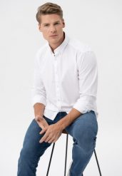 Koszula z długim rękawem K-UPLO. Białe koszule męskie Volcano, m, bez wzorów, z bawełny, bez kołnierzyka, bez ramiączek. Za 149.99 zł.