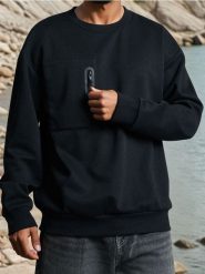 Bluza crewneck - czarny. Czarne bluzy nierozpinane męskie Sinsay, l, bez wzorów, bez ramiączek, bez kaptura. Za 49.99 zł.