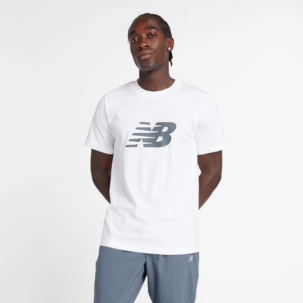 Koszulka męska New Balance MT43906WT – biała. Białe t-shirty sportowe męskie New Balance, m, bez wzorów, z materiału, klasyczne, bez ramiączek. Za 79.99 zł.