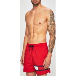 Tommy Hilfiger - Kąpielówki. Czerwone kąpielówki męskie Tommy Hilfiger, l, bez wzorów, z materiału. Za 219.90 zł.