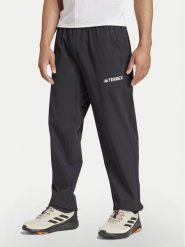 Adidas Spodnie outdoor Multi Essentials JP0811 Czarny Regular Fit. Czarne długie spodnie sportowe męskie ADIDAS, bez wzorów, z syntetyku, outdoorowe. Za 179.99 zł.