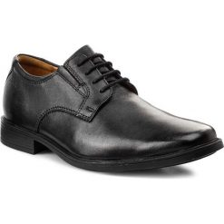 Półbuty CLARKS - Tilden Plain 261103507 Black Leather. Czarne eleganckie półbuty męskie Clarks, z materiału, eleganckie, bez obcasa, bez zapięcia. Za 319.00 zł.