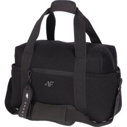 Torba sportowa TPU105 - głęboka czerń. Torby sportowe męskie marki 4f. W wyprzedaży za 129.99 zł.