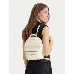 Plecak Guess. Białe plecaki męskie Guess, z aplikacjami. Za 329.99 zł.