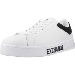 Buty ARMANI EXCHANGE XUX216 XV854 Biały. Białe buty trekkingowe męskie Armani Exchange, bez wzorów, z syntetyku, bez zapięcia. Za 744.70 zł.