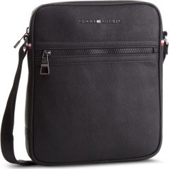 Saszetka TOMMY HILFIGER - Essential Slim ReporteR AM0AM01716 002. Torby męskie na ramię Tommy Hilfiger. W wyprzedaży za 239.00 zł.