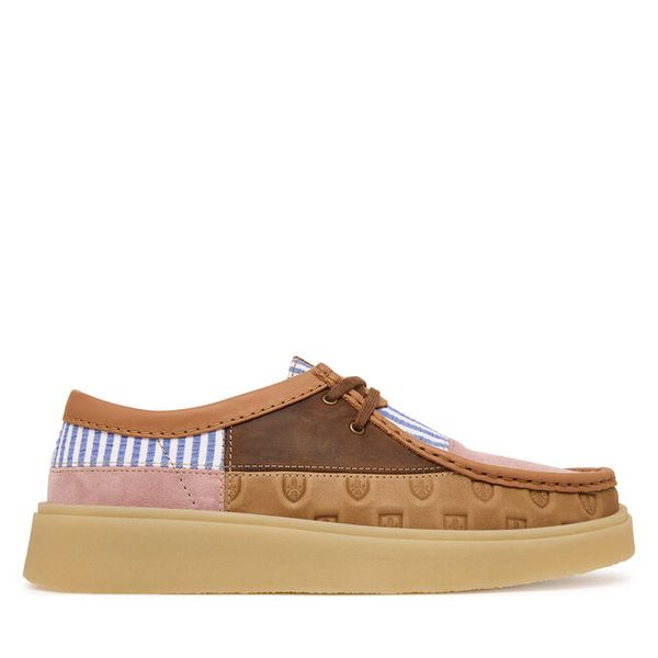 Półbuty Clarks. Codzienne półbuty męskie Clarks, bez wzorów, bez obcasa, bez zapięcia. Za 599.99 zł.