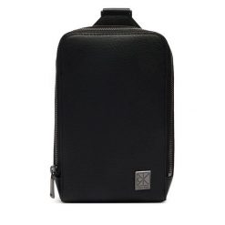 Saszetka Calvin Klein. Czarne saszetki męskie Calvin Klein, bez wzorów, małe. Za 409.99 zł.