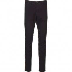 Spodnie chino "Classic" - Regular fit - w kolorze czarnym. Czarne eleganckie spodnie męskie Mustang, w paski. W wyprzedaży za 152.95 zł.