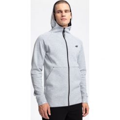 Bluza męska BLM250 - szary melanż. Bluzy z kapturem męskie marki 4f. W wyprzedaży za 99.99 zł.