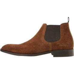 Peralston Botki brown. Brązowe buty zimowe męskie Peralston, z materiału. W wyprzedaży za 419.50 zł.