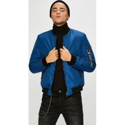 Guess Jeans - Kurtka bomber dwustronna Fighter. Kurtki męskie marki Guess Jeans. W wyprzedaży za 499.90 zł.