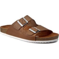 Klapki PEPE JEANS - Bio Basic PMS90045 Trail 874. Brązowe klapki i japonki męskie Pepe Jeans, bez wzorów, z jeansu. W wyprzedaży za 149.00 zł.