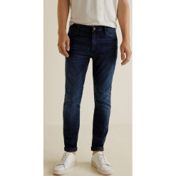 Mango Man - Jeansy Jude3. Niebieskie jeansy męskie Mango Man, z aplikacjami, z bawełny. Za 139.90 zł.