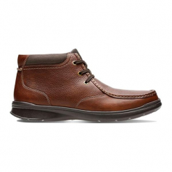 Skórzane półbuty w kolorze brązowym. Brązowe eleganckie półbuty męskie Clarks, z materiału. W wyprzedaży za 239.95 zł.
