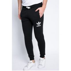 Adidas Originals - Spodnie. Długie spodnie sportowe męskie marki Adidas Originals. Za 269.90 zł.