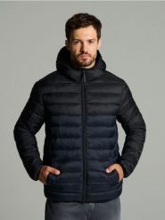 Pikowana kurtka puffer z kapturem - granatowy. Niebieskie kurtki męskie Sinsay, l, bez wzorów, bez ramiączek, z kapturem. Za 119.99 zł.