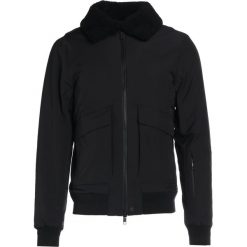 J.LINDEBERG Kurtka przejściowa black. Kurtki męskie marki J.LINDEBERG. W wyprzedaży za 807.95 zł.