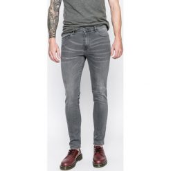Review - Jeansy Jeremy Skinny. Jeansy męskie marki Review. W wyprzedaży za 99.90 zł.