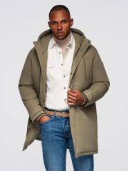 Klasyczna męska długa kurtka typu parka – oliwkowa V3 - Rozmiar: M. Zielone kurtki męskie Ombre Clothing, m, z aplikacjami, z materiału, klasyczne, bez ramiączek, z kapturem. Za 529.99 zł.