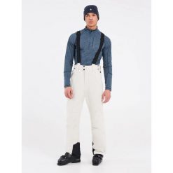 Spodnie narciarskie Protest Owens. Białe spodnie narciarskie i snowboardowe męskie Protest, bez wzorów, narciarskie. W wyprzedaży za 456.50 zł.