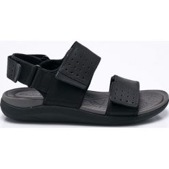 Clarks - Sandały Garratt Active. Czarne sandały męskie Clarks, z gumy. W wyprzedaży za 269.90 zł.