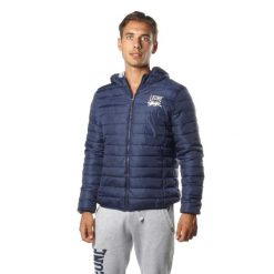 Kurtka puchowa z kaptur na co dzień na siłownię. Niebieskie kurtki męskie LEONE 1947 APPAREL, bez wzorów, z poliesteru, bez ramiączek, bez kaptura. W wyprzedaży za 188.41 zł.