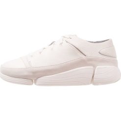 Clarks Originals TRIGENIC EVO Sneakersy niskie white. Białe buty sportowe na co dzień męskie Clarks Originals, z materiału. Za 719.00 zł.