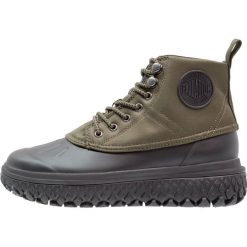 Palladium SCRAMBLR Botki sznurowane moon mist/black. Buty zimowe męskie marki Palladium. W wyprzedaży za 419.40 zł.