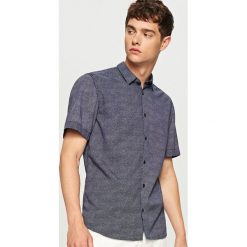 Koszula z mikroprintem regular fit - Granatowy. Koszule męskie marki Reserved. Za 89.99 zł.