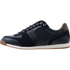 BOSS CASUAL MAZE Sneakersy niskie dark blue. Buty sportowe na co dzień męskie marki BOSS CASUAL. Za 719.00 zł.