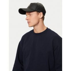 Czapka z daszkiem Guess. Czarne czapki męskie Guess, z aplikacjami. Za 139.99 zł.