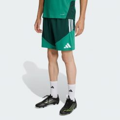Szorty treningowe Algeria 26. Zielone szorty sportowe męskie ADIDAS, bez wzorów, sportowe. Za 199.00 zł.