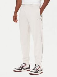 Armani Exchange Spodnie dresowe XM001358 AF16278 U1013 Écru Regular Fit. Spodnie dresowe męskie Armani Exchange, bez wzorów, z dresówki. Za 569.99 zł.