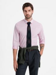 Bawełniana klasyczna koszula REGULAR - jasnoróżowa V2 - Rozmiar: M. Czerwone koszule męskie Ombre Clothing, m, bez wzorów, z bawełny, bez kołnierzyka, bez ramiączek. W wyprzedaży za 79.99 zł.
