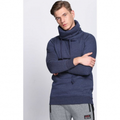 Ciemnoniebieska Bluza Tolerant. Niebieskie bluzy nierozpinane męskie marki Born2be. Za 39.99 zł.